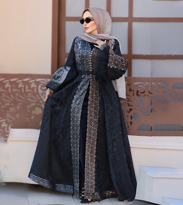 Abaya made of natural 3D Indian devoré paired with 3D Spanish jacquard
