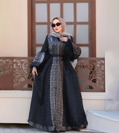 Abaya made of natural 3D Indian devoré paired with 3D Spanish jacquard